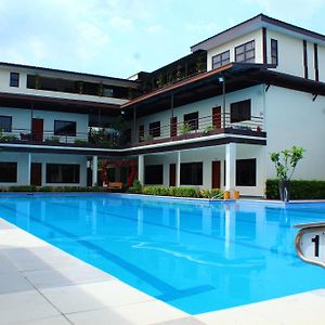 Maclare Resort